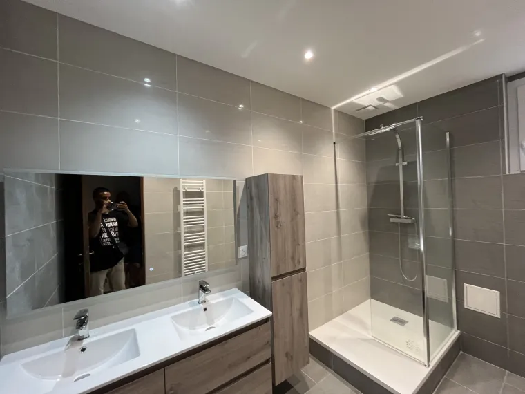 SRTC transforme un appartement à Marseille avec une rénovation électrique complète, Septèmes-les-Vallons, SRTC